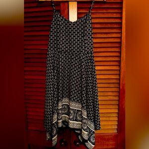 Cute navy blue sundress! ☀️